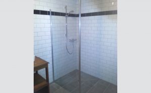 Carrelage de salles de bains : réalisation d'une douche à l'italienne (Nogent-l'Abbesse)