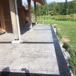 Béton imprimé bois cèdre zinc démoulant anthracite