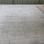 Béton imprimé dallage bourgogne zinc