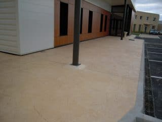 Béton imprimé peau old granit bourgogne