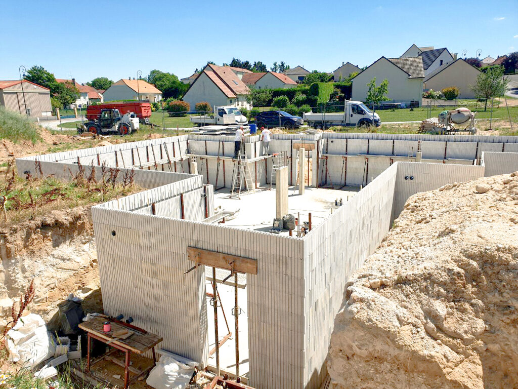 Élévation des murs d’une construction neuve
