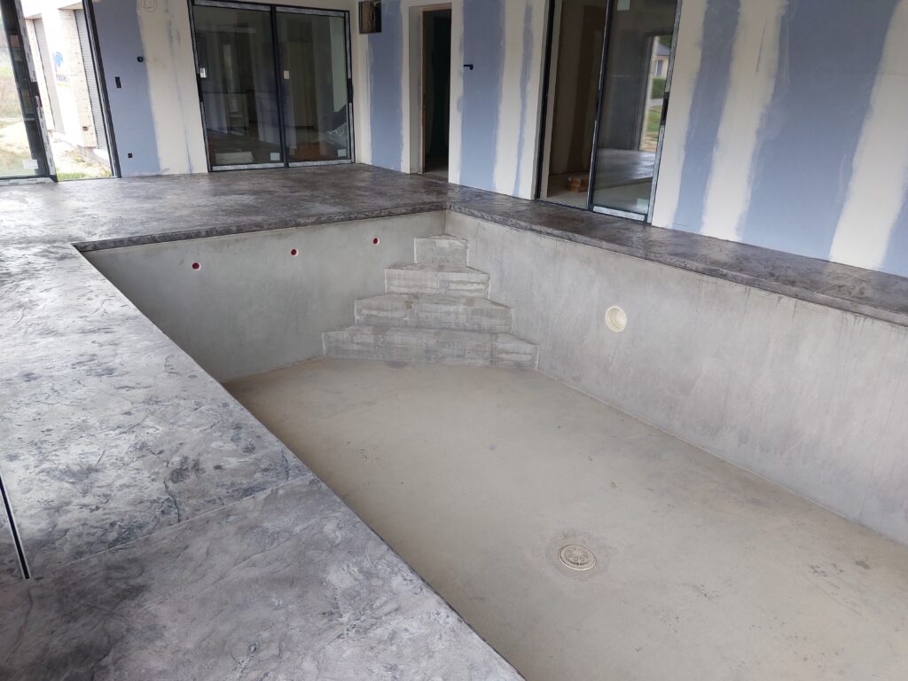 Construction d’une piscine maçonnée intérieure