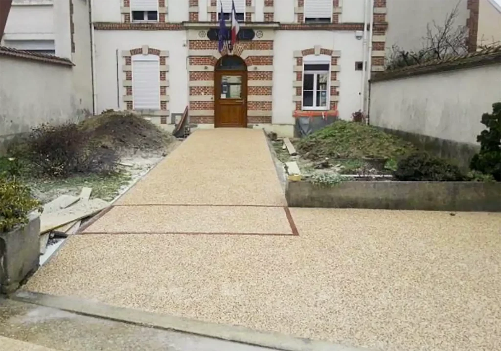 Allée d’entrée en béton désactivé