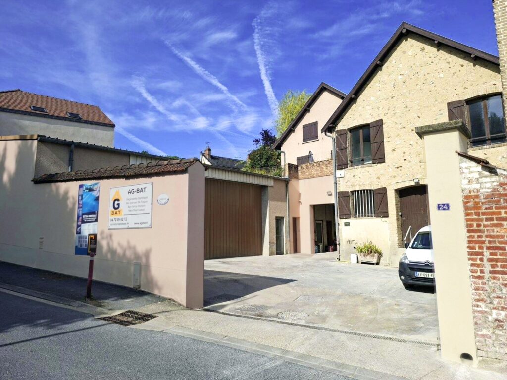 Siège de l’entreprise de maçonnerie AG-BAT à Rilly-la-Montagne