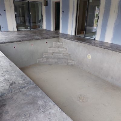 Construction d’une piscine maçonnée intérieure