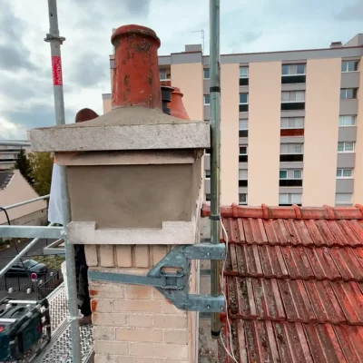 Souche de cheminée avant travaux de réfection