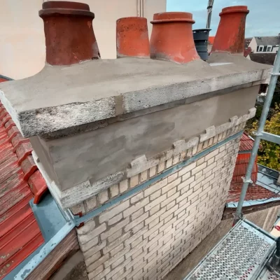 Souche en briques avec mitrons avant réfection