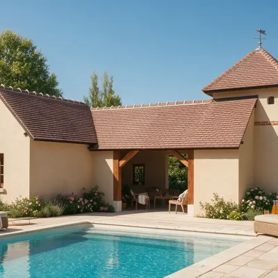 Piscine et pool house en maçonnerie avec toiture en tuiles